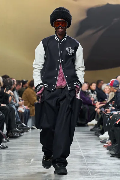 Look 15